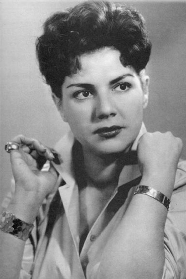Luisa Conte's picture in the cast
