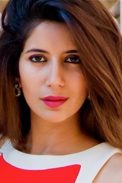 Ayn Zoya's picture in the cast