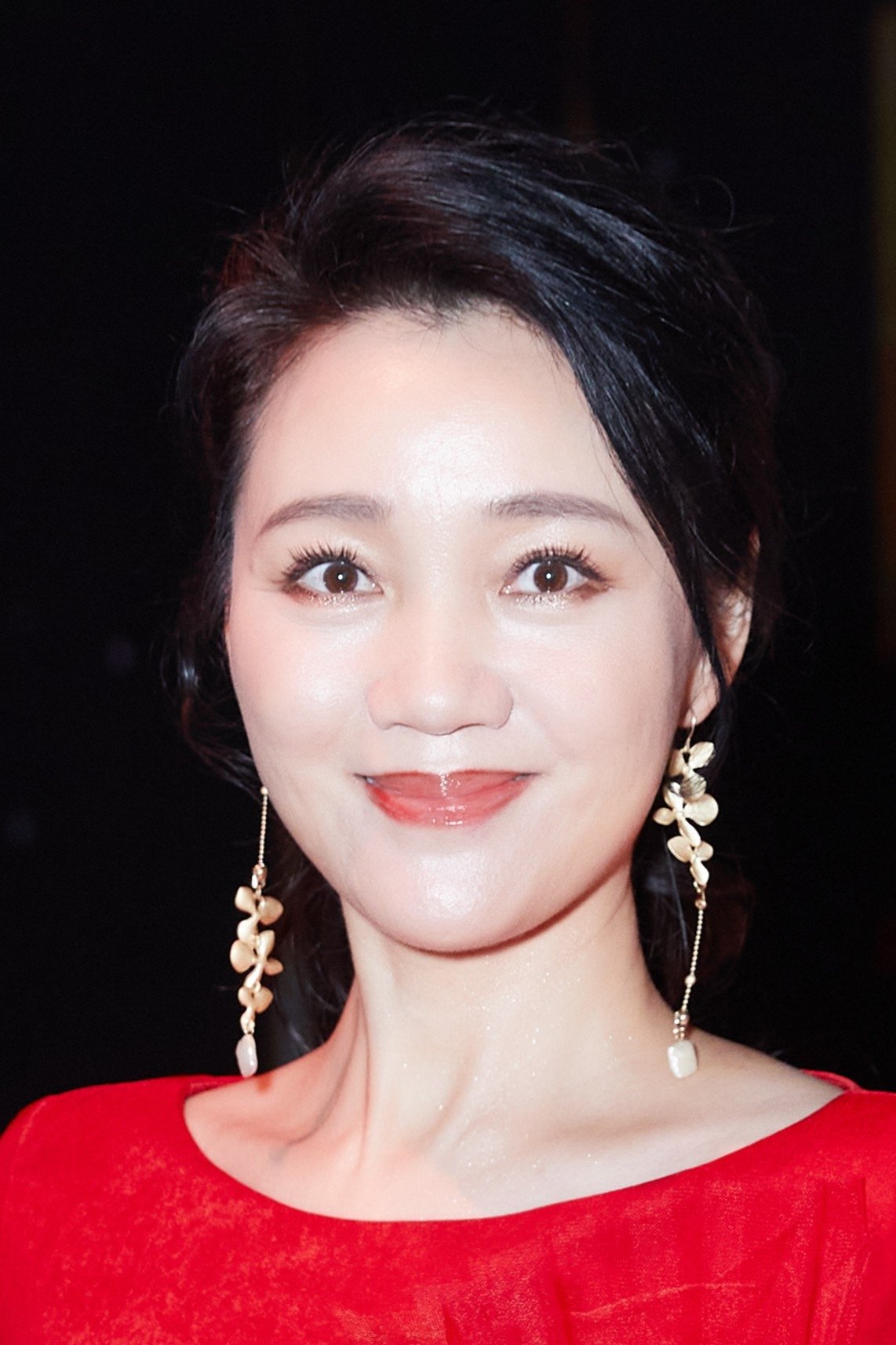Zhou Qun → Xhou Kjun backdrop