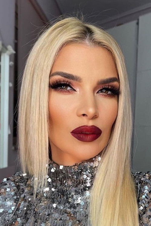 et billede af Christiana Karnezi