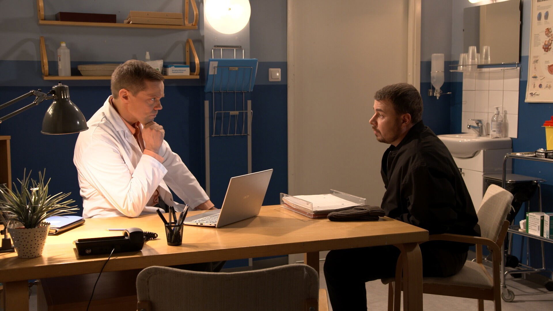 Secret Lives Season 28 :Episode 89  Episode 4879