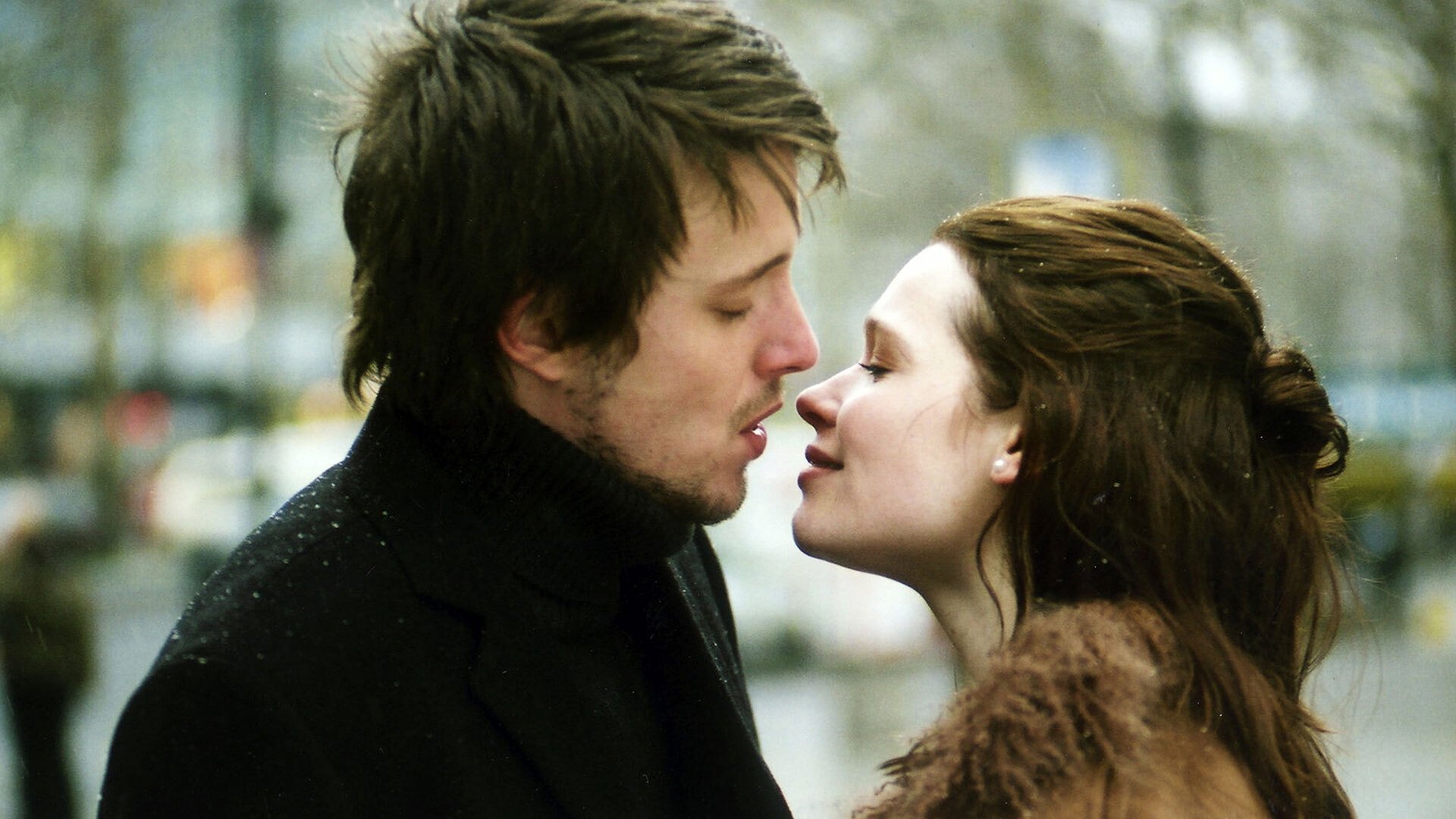 Royal News (2004)