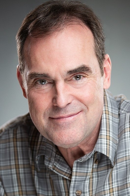 et billede af John Sampson