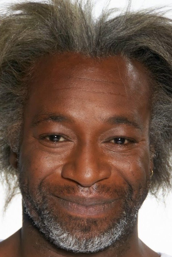 et billede af Urfé Koupaki