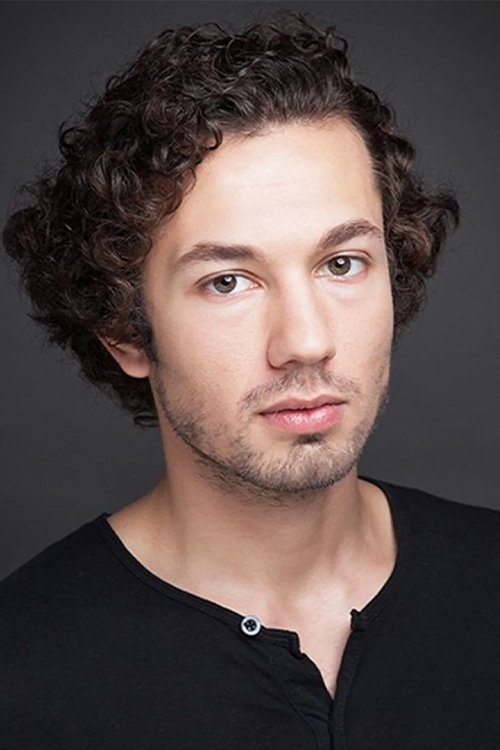 Efecan Şenolsun's picture in the cast