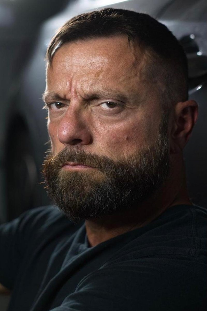 et billede af Tom Sons