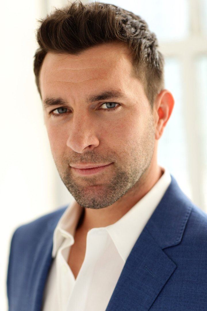 et billede af Nicholas E. Calhoun