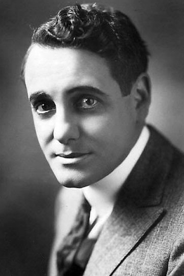 et billede af Tom Chatterton