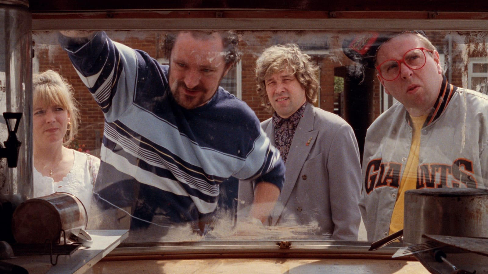 Life Is Sweet (1990)