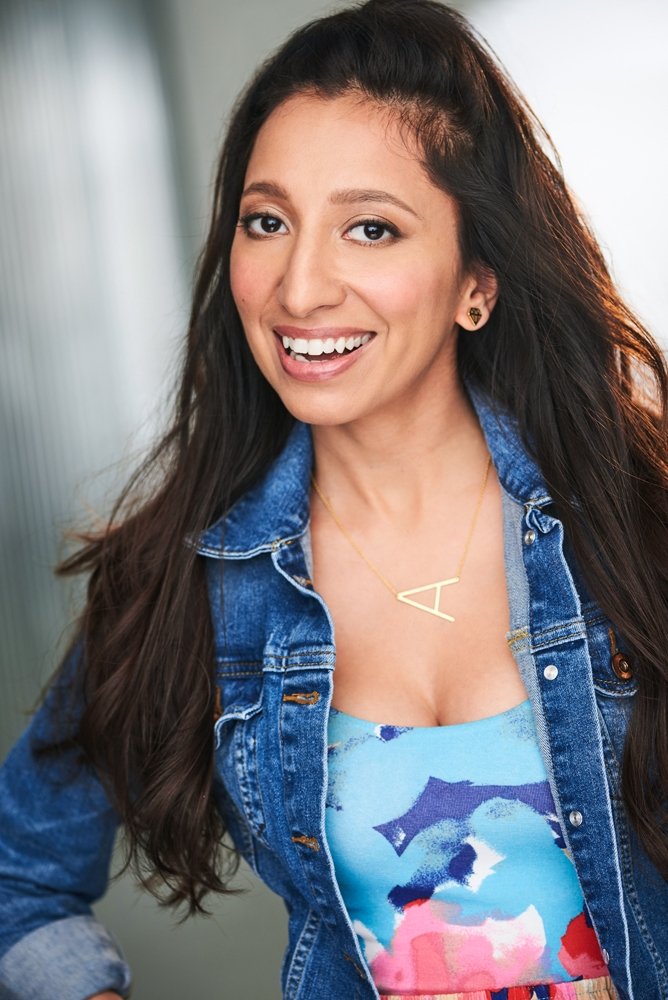 et billede af Angela Malhotra