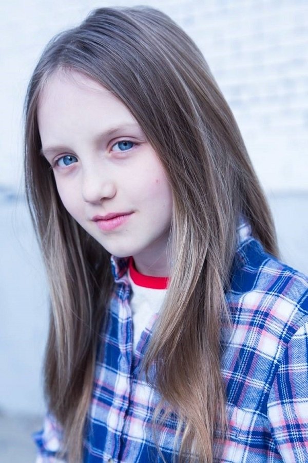 Willow McCarthy's picture in the cast