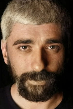 et billede af Asil Büyüközçelik