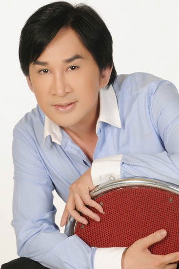 et billede af Kim Tử Long