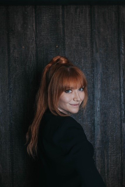 et billede af Mercedes Bryce Morgan