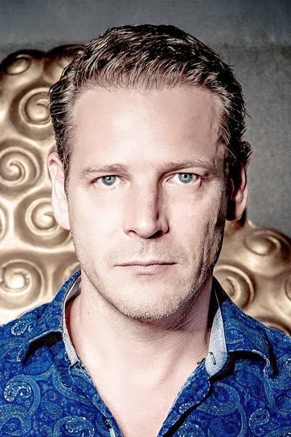 et billede af Nicholas Facey