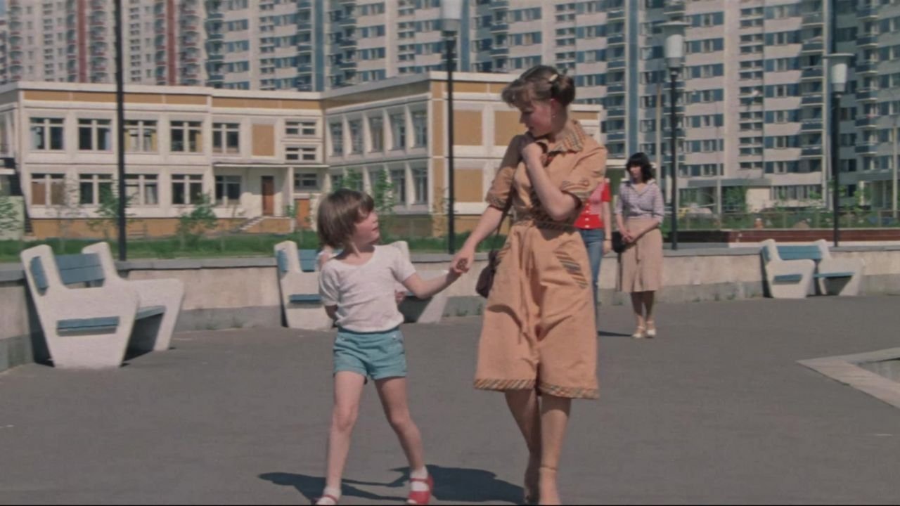 Не хочу быть взрослым (1982)