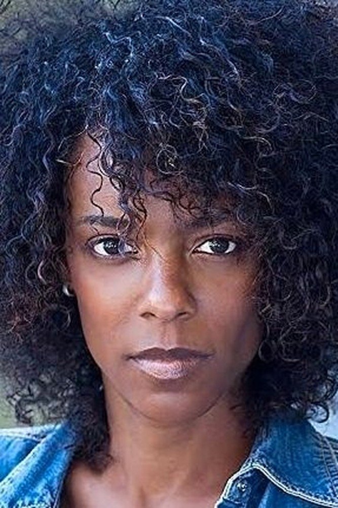 et billede af Leslie Silva