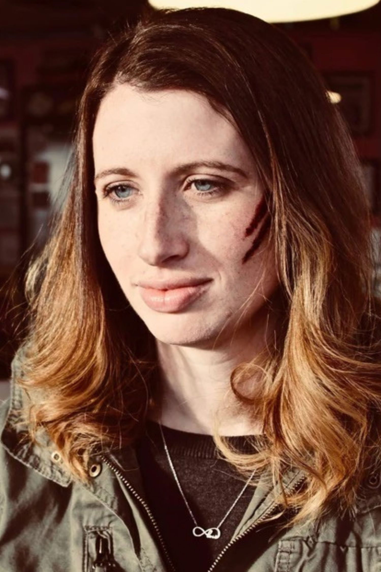 et billede af Mindy Wesson