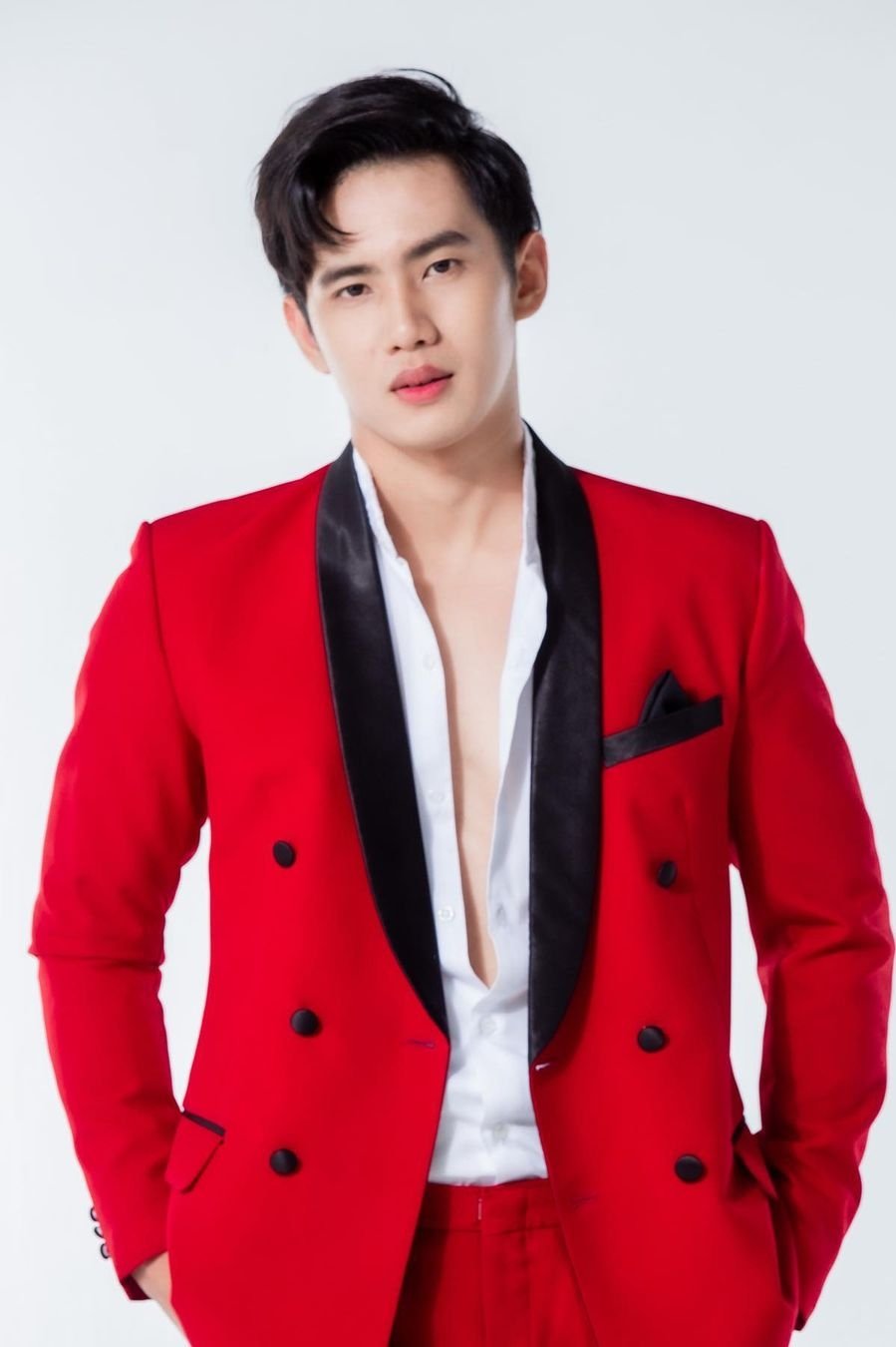 Tao Phichairak Phimonmat's picture in the cast
