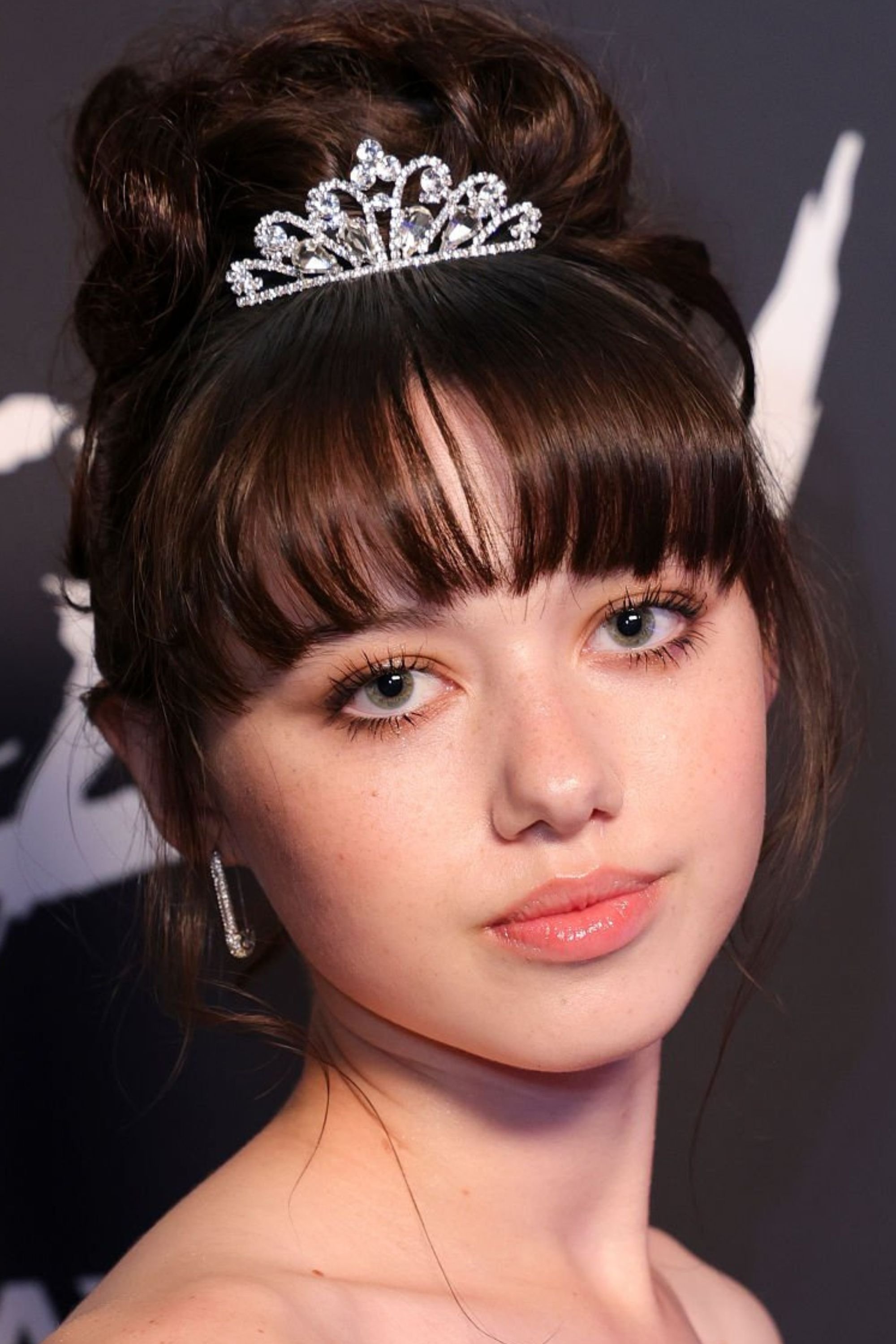 Violet McGraw's picture in the cast