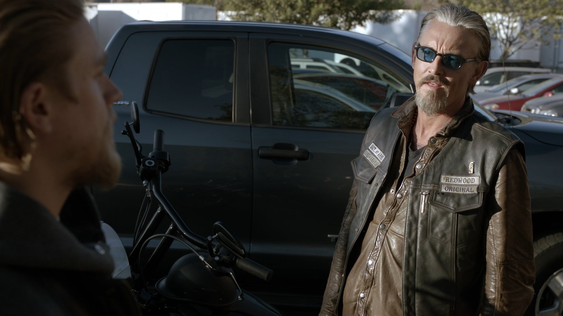 Sons of Anarchy: 5 Season 12 Episode.