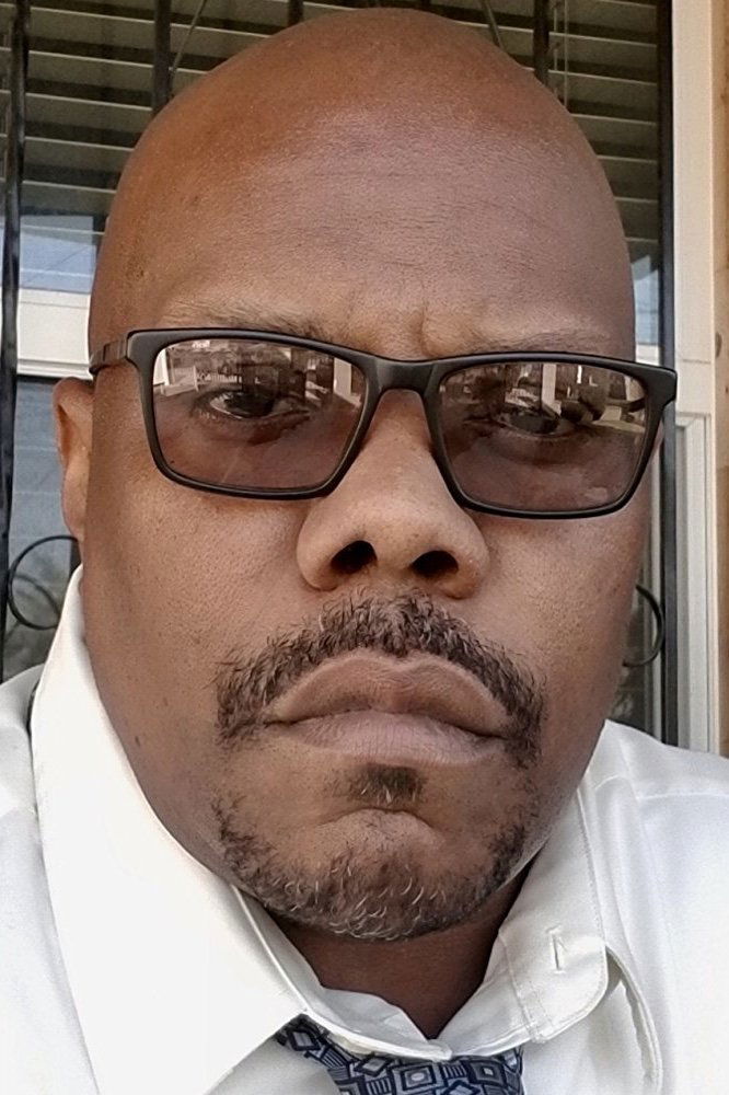 et billede af George Sharperson