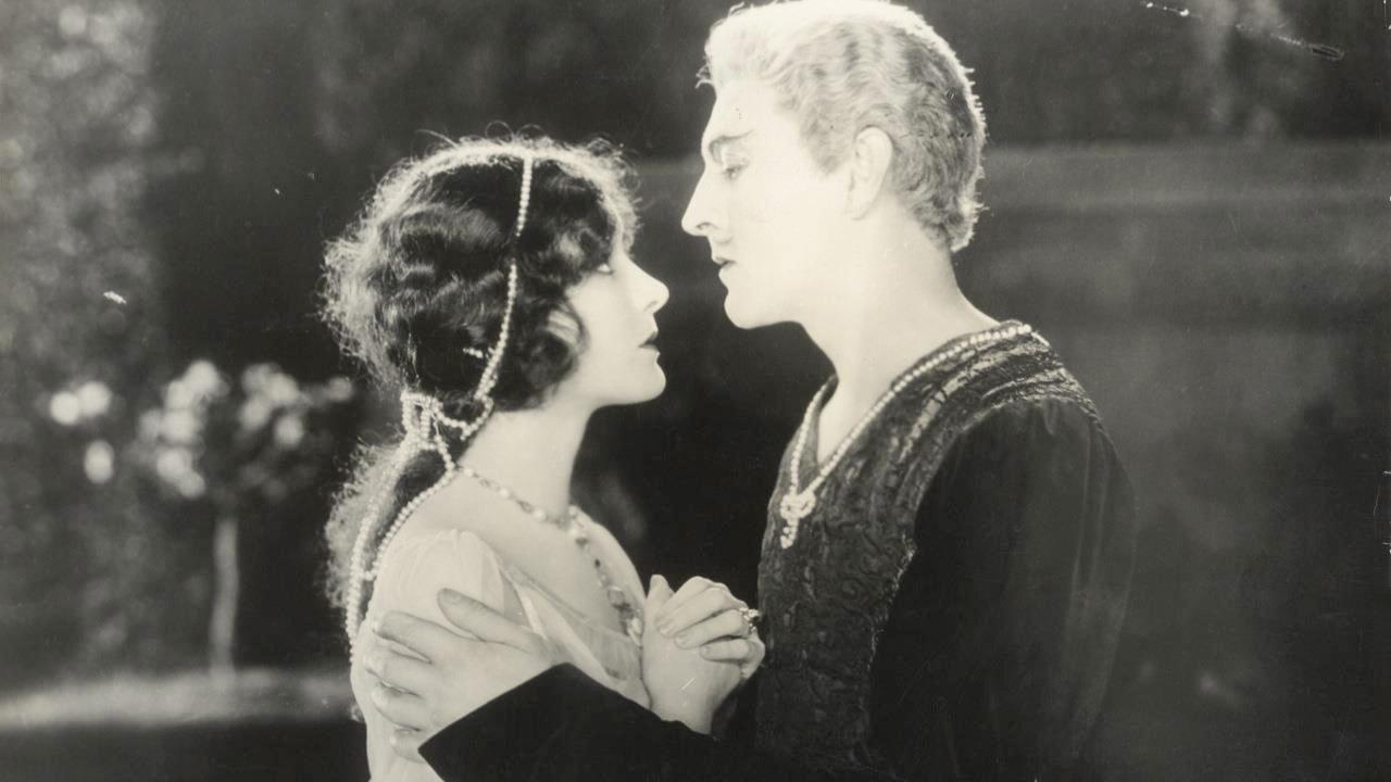 The Beloved Rogue (1927)