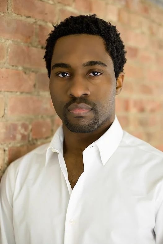 et billede af Joshua Echebiri