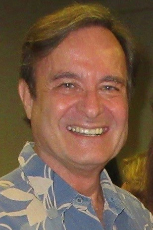 et billede af Tom Holowach