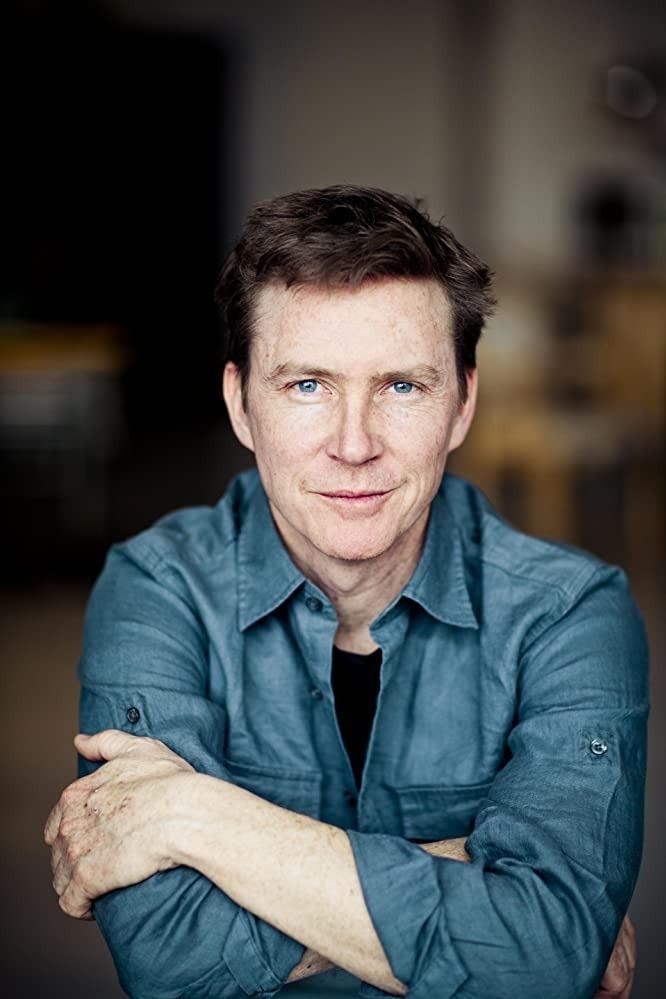 et billede af Julian Casey