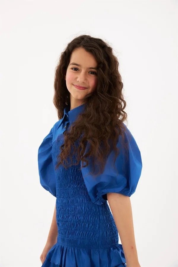 et billede af Mina Akdin