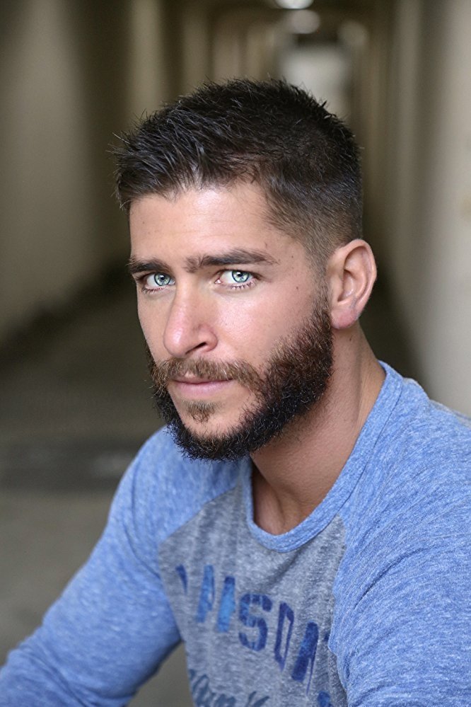 et billede af Zack Schor