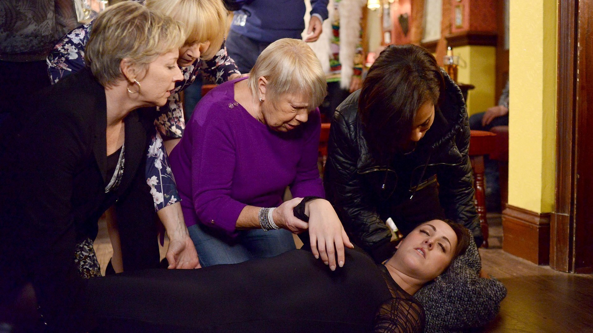 EastEnders Season 30 :Episode 191  05/12/2014