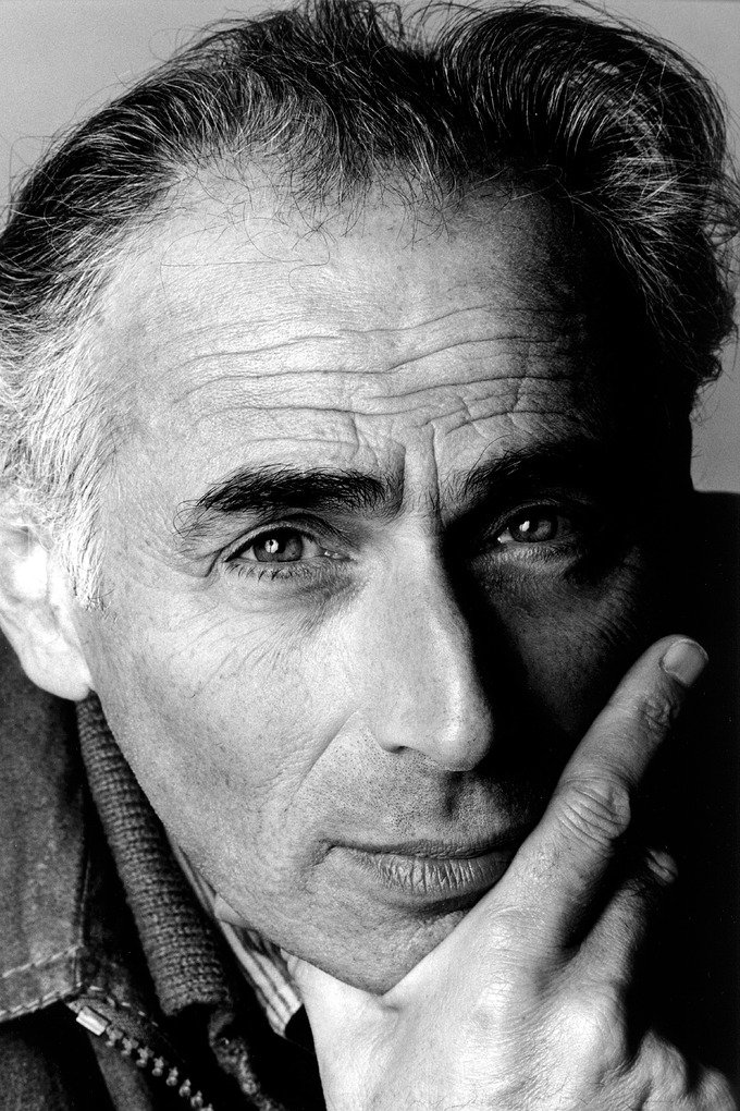 et billede af Frederic Raphael