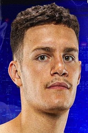 et billede af Max McIntyre