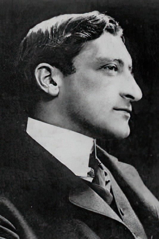 et billede af Claude Garry