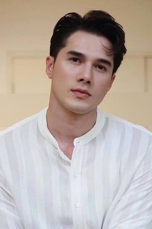 et billede af Mik Thongraya