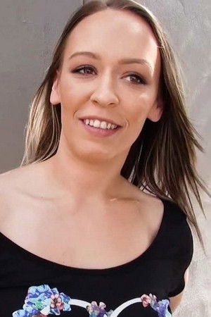 et billede af Raelynn Taylor