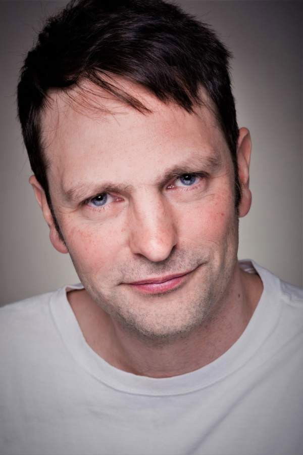 et billede af James Crompton