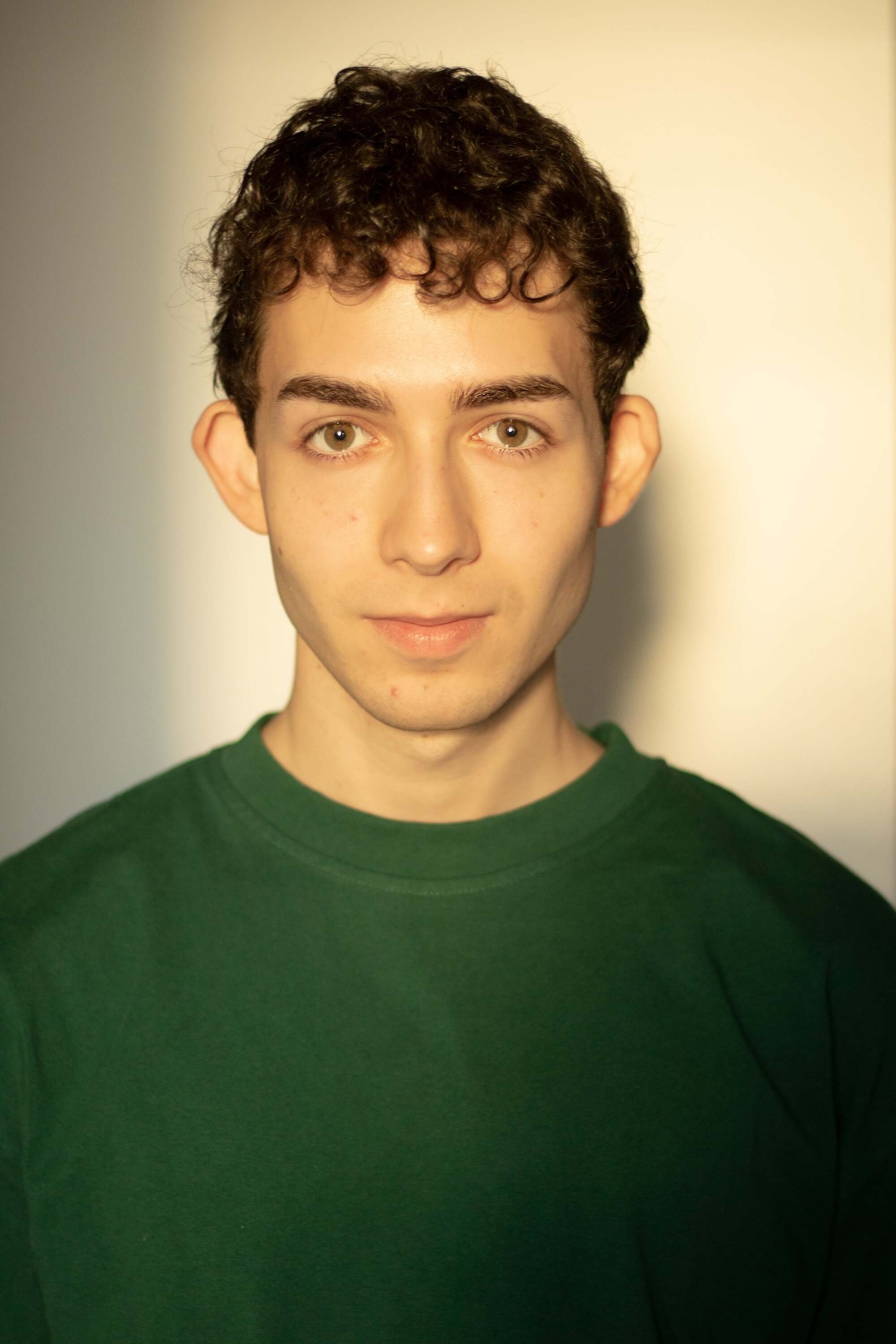 et billede af Béla Can Leon