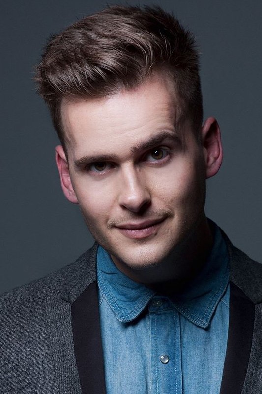 et billede af Simon Lewis Marriott