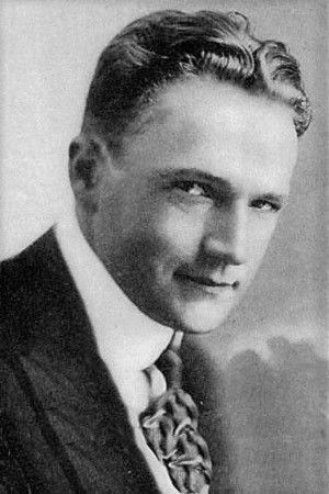 et billede af Tom Forman