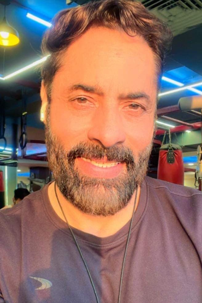 et billede af Shaji Choudhary