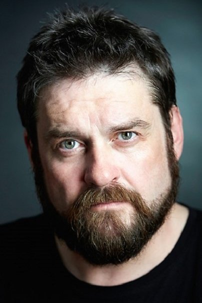 et billede af Rhys Parry Jones