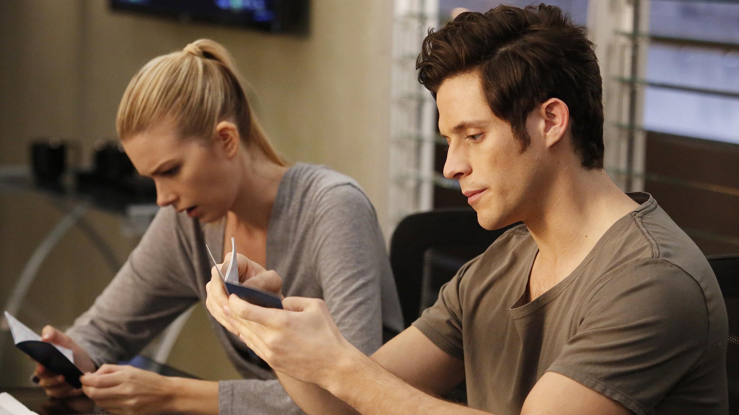 Gledate Stitchers Sezona 2 Epizoda 8 online sa prevodom na Play Online. 