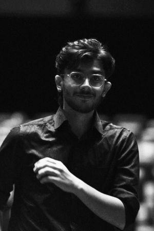 et billede af Harsh Purohit