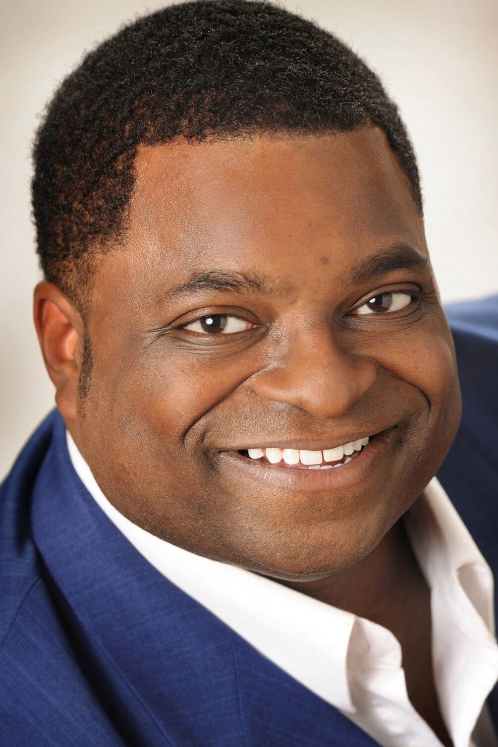 et billede af James Collins Jr.