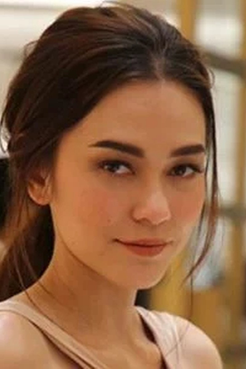 Vanida Golten's picture in the cast