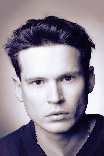 et billede af Aaron Davison