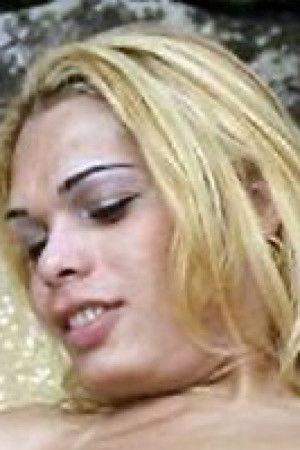 et billede af Simone Blond